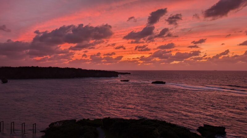 ANAインターコンチネンタル万座ビーチリゾート、客室、バルコニーからの眺め、夕暮れ