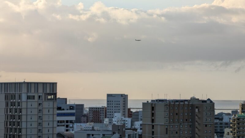 ハイアットリージェンシー那覇沖縄、部屋からの眺め、飛行機の離陸